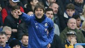 HLV Antonio Conte dường như đã không thể vực dậy Chelsea. Ảnh: Getty Images