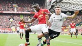 Eric Bailly (trái) vắng mặt trong đội hình Man.United đầy bí ẩn. Ảnh: Getty Images