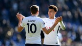Dele Alli (phải) có thể là ngôi sao tiếp theo của Tottenham ký hợp đồng mới. Ảnh: Getty Images