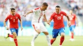 Serbia (giữa) đã cụ thể hóa được sự vượt trội của mình. Ảnh: Getty Images