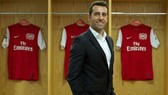 Edu ra mắt trong vai trò Giám đốc kỹ thuật mới của Arsenal. Ảnh: Getty Images