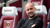 HLV Pep Guardiola may mắn thoát khỏi những rắc rối lớn trong nổ lực duy trì thành công liên tục ở Man.City. Ảnh: Getty Images