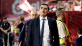 HLV Ernesto Valverde cảm nhận vị trí của mình bị lung lay dữ dội. Ảnh: Getty Images