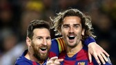 Nỗ lực giữ chân Lionel Messi cùng chiêu mộ nhiều ngôi sao như Antoine Griezmann khiến quỹ lương Barca phình to. Ảnh: Getty Images