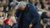 HLV Jose Mourinho thật sự đau đầu với hiện trạng của Tottenham. Ảnh: Getty Images