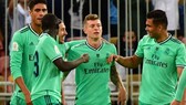 Toni Kroos mừng siêu phẩm đưa Real Madrid vào chung kết. Ảnh: Getty Images