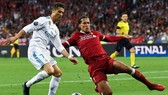 Sau khi có Cristiano Ronaldo, Juventus quyết lấy thêm Virgil van Dijk? Ảnh: Getty Images