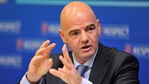 Chủ tịch FIFA, Gianni Infantino cam kết hỗ trợ mạnh mẽ về tài chính. Ảnh: Getty Images