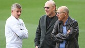 HLV Ole Gunnar Solskjaer nóng lòng vì vẫn chưa nhận được cam kết về ngân quỹ chuyển nhượng. Ảnh: Getty Images