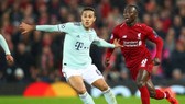 Thiago Alcantara khi đối đầu Liverpool ở Champions League. Ảnh: Getty Images