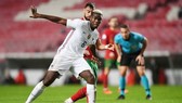 Paul Pogba vừa giúp Pháp thắng Bồ Đào Nha của đồng đội Bruno Fernandes.