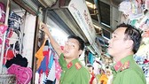 Kiểm tra 21 kho hàng ở quận 4: Lỗ hổng lớn về an toàn phòng chống cháy, nổ