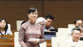 ĐB Nguyễn Thị Quyết Tâm (TPHCM) phát biểu tại hội trường