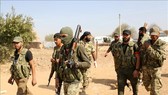 Các lực lượng ủng hộ Thổ Nhĩ Kỳ ở ngoại ô thị trấn biên giới Ras al-Ain, Syria ngày 16-10-2019. Nguồn: TTXVN