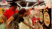 Người tiêu dùng nên mua sản phẩm tại các kênh phân phối có uy tín