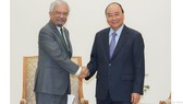 Thủ tướng Nguyễn Xuân Phúc tiếp Điều phối viên thường trú LHQ tại Việt Nam, ông Kamal Malhotra. Ảnh: VGP
