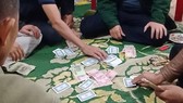 Xử lý chủ tịch UBND xã đánh bạc