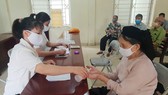 Hướng dẫn người dân nhận gói hỗ trợ do ảnh hưởng dịch Covid-19