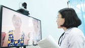 Bác sĩ Trung tâm Y tế quận Gò Vấp thăm khám trực tiếp bệnh nhân trên nền tảng ứng dụng True Conf