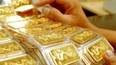 Vàng SJC tiến sát 50 triệu đồng/lượng, VN-Index vượt 860 điểm