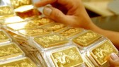 Vàng SJC vượt 53 triệu đồng/lượng