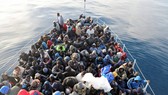 Giải cứu hàng trăm người nhập cư ở vùng biển Libya
