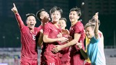 Bóng đá nói riêng, khép lại một năm thành công rực rỡ của thể thao Việt Nam. Ảnh: DŨNG PHƯƠNG