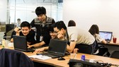 Bên cạnh chuyên môn, người trẻ cần trang bị cho mình kỹ năng làm việc nhóm để có thể hòa nhập nơi công sở