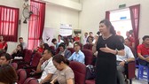 Đại diện Công ty TNHH Cơ khí Duy Khanh trao đổi cơ hội tham gia cung ứng sản phẩm công nghiệp hỗ trợ cho tập đoàn TTI