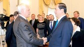 Chủ tịch nước Trần Đại Quang gặp Thống đốc thành phố Saint Peterburg Georgy Poltavchenko