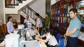Lực lượng công an khám xét trụ sở Doanh nghiệp tư nhân Tuyết Liêm