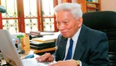 GS Hoàng Tụy