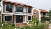 Một góc các công trình vi phạm tại huyện Ba Vì. Ảnh: NLĐ