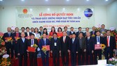 Các đại biểu chúc mừng các tân Giáo sư, Phó Giáo sư