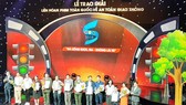 Những tác giải đạt giải tại Liên hoan phim toàn quốc về an toàn giao thông năm 2019. Ảnh: Vietnam+