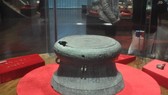 Trống đồng Quảng Chính (Niên đại: Văn hóa Đông Sơn, khoảng Thế kỷ III-II trước Công nguyên; hiện lưu giữ tại Bảo tàng tỉnh Quảng Ninh. Ảnh: baotangquangninh