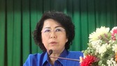 Chủ tịch Ủy ban MTTQ Việt Nam TPHCM Tô Thị Bích Châu phát biểu tại buổi tiếp xúc cử tri. Ảnh: hcmcpv