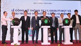 Lãnh đạo TPHCM, Bộ Công thương và Bộ NN-PTNT nhấn nút khai trương Hệ thống cấp giấy chứng nhận xuất xứ điện tử theo Hiệp định EVFTA. Ảnh: TTXVN