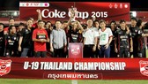 Đội U19 SCG Muangthong United giành chức vô địch Coke Cup 2015