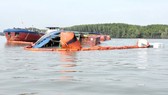 Tìm kiếm 2 người mất tích khi trục vớt tàu chìm trên sông Lòng Tàu