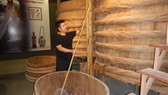 Tiến sĩ tâm lý làm… bảo tàng nước mắm