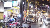 Vỉa hè, lòng đường “vỡ trận” vì… quán nhậu