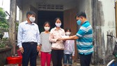 381,2 triệu đồng giúp bệnh nhân nghèo