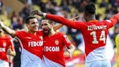 Các cầu thủ Monaco ăn mừng chiến thắng trước Nantes