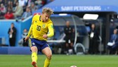 Emil Forsberg ghi bàn vào lưới Thụy Sĩ.
