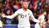 Kylian Mbappe tỏa sáng cyùng Les Bleus