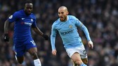 David Silva (phải) trong màu áo Manchester City.