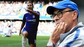 Maurizio Sarri không quyết giữ Hazard như trước.