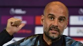Pep Guardiola hy vọng Man City mua được trung vệ mới