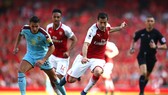 Ayubameyang và Mkhitaryan sẽ công phá khung thành Burnley.
